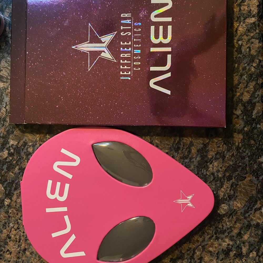 Jeffree Star Alien Palette